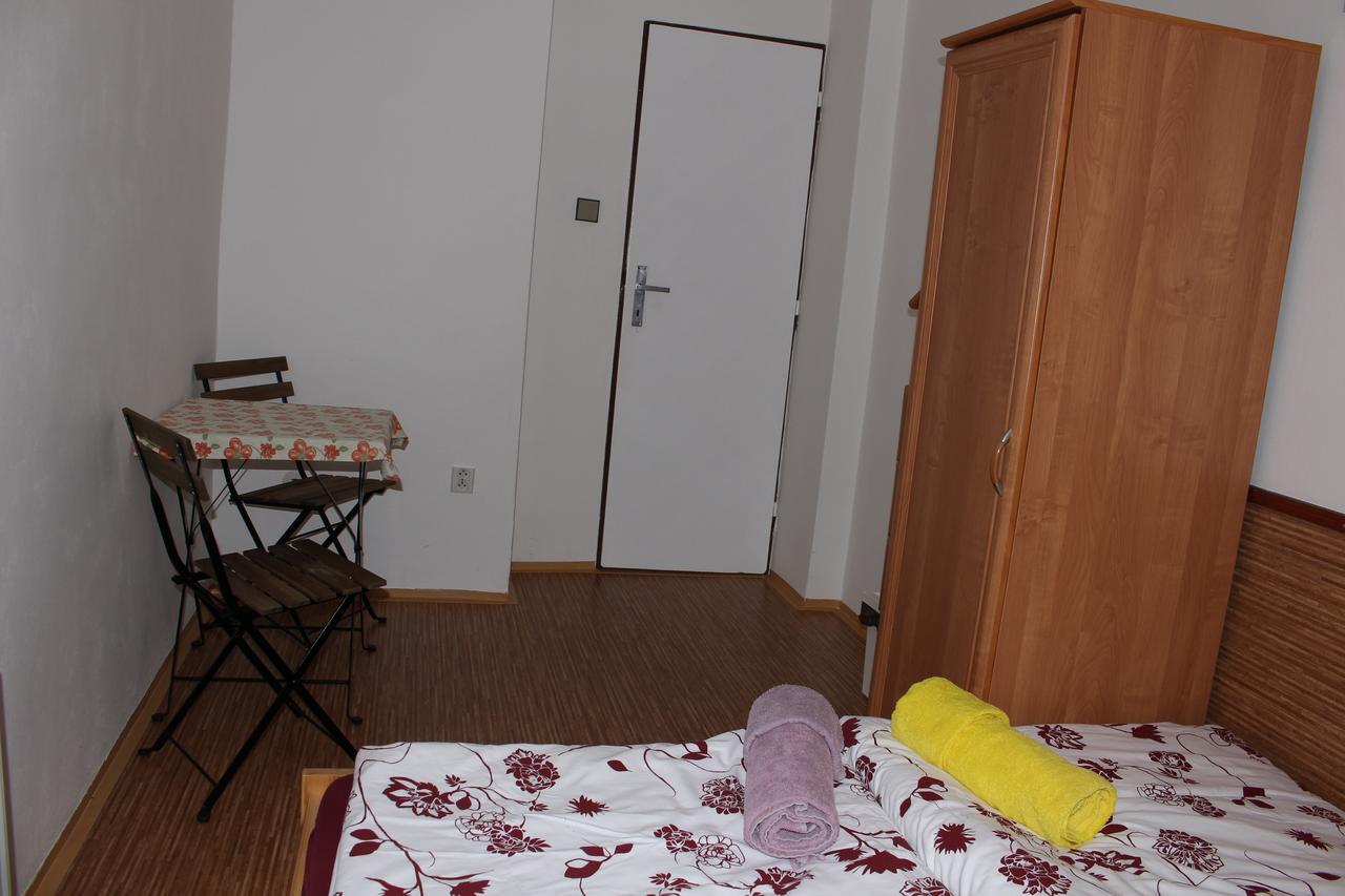 Penzion Bulhary S Vinnym Sklepem Extérieur photo