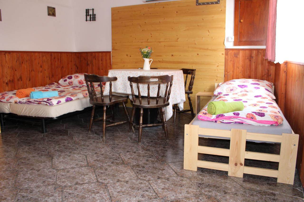 Penzion Bulhary S Vinnym Sklepem Extérieur photo